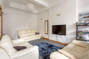 JOIVY Spacious 3 Bed Apartment in the Old Town